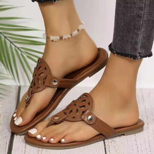 Stylish & Comfortable Clip-On Sandals For Women With Carved Design - Perfect For Summer Dresses
